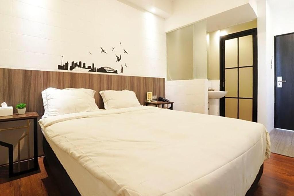 Hotel Sanrina Makassar Ngoại thất bức ảnh